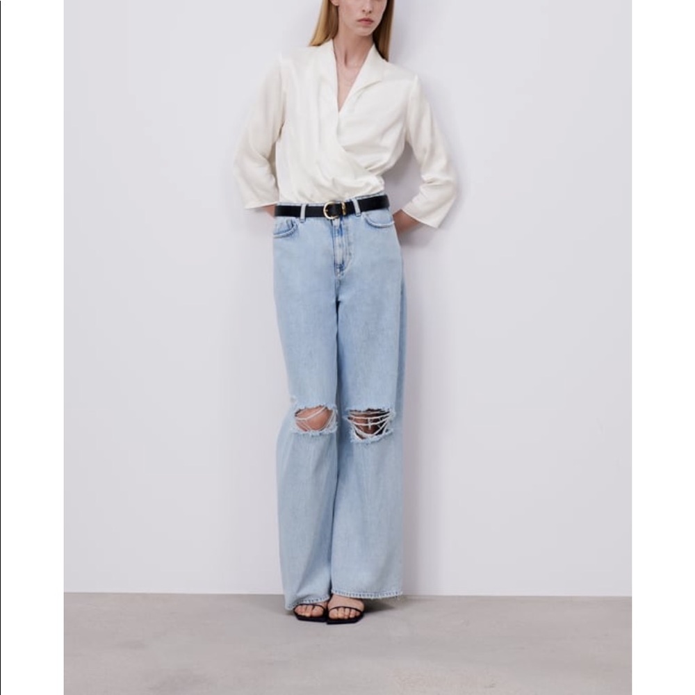 light wash wide leg zara jeans!! worn once- cleaned! famous tik tok jeans